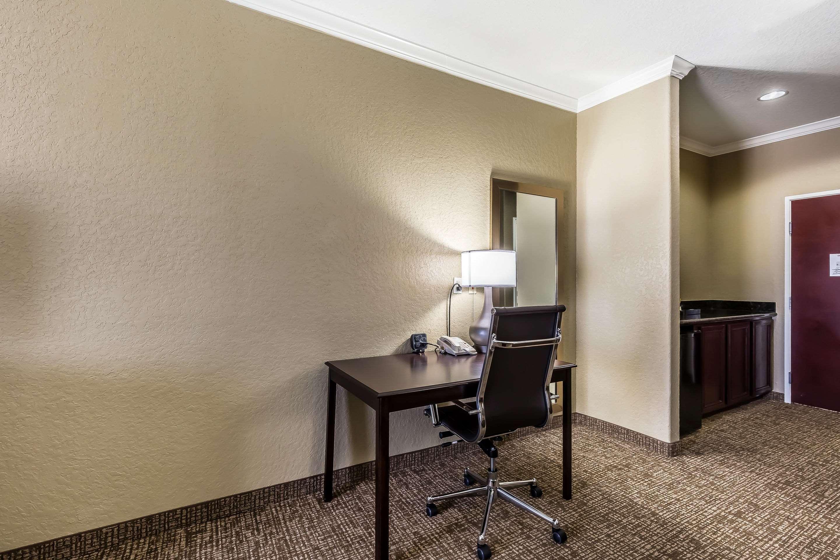 Comfort Houston Iah Airport - Beltway 8 Hotel Aldine
