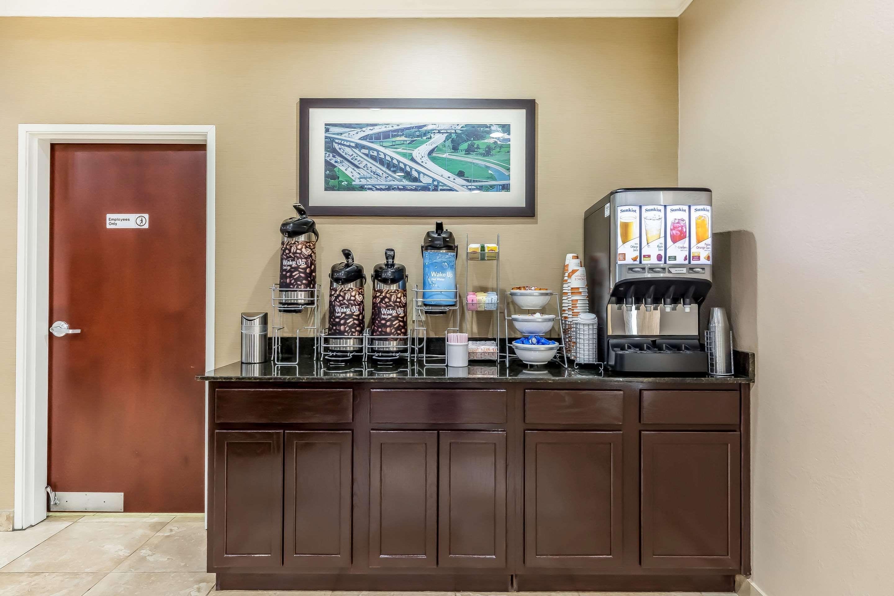 Hotel Comfort Houston Iah Airport - Beltway 8 3*